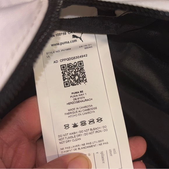 Puma Rythym Mini White Backpack with Iridescent Logo - Picture 10 of 12